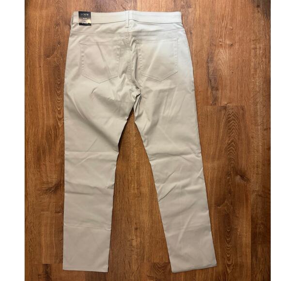 NWT J.Crew Slim Fit Five Pocket Tech Pant In Stone Size 31x30 - Picture 7 of 8